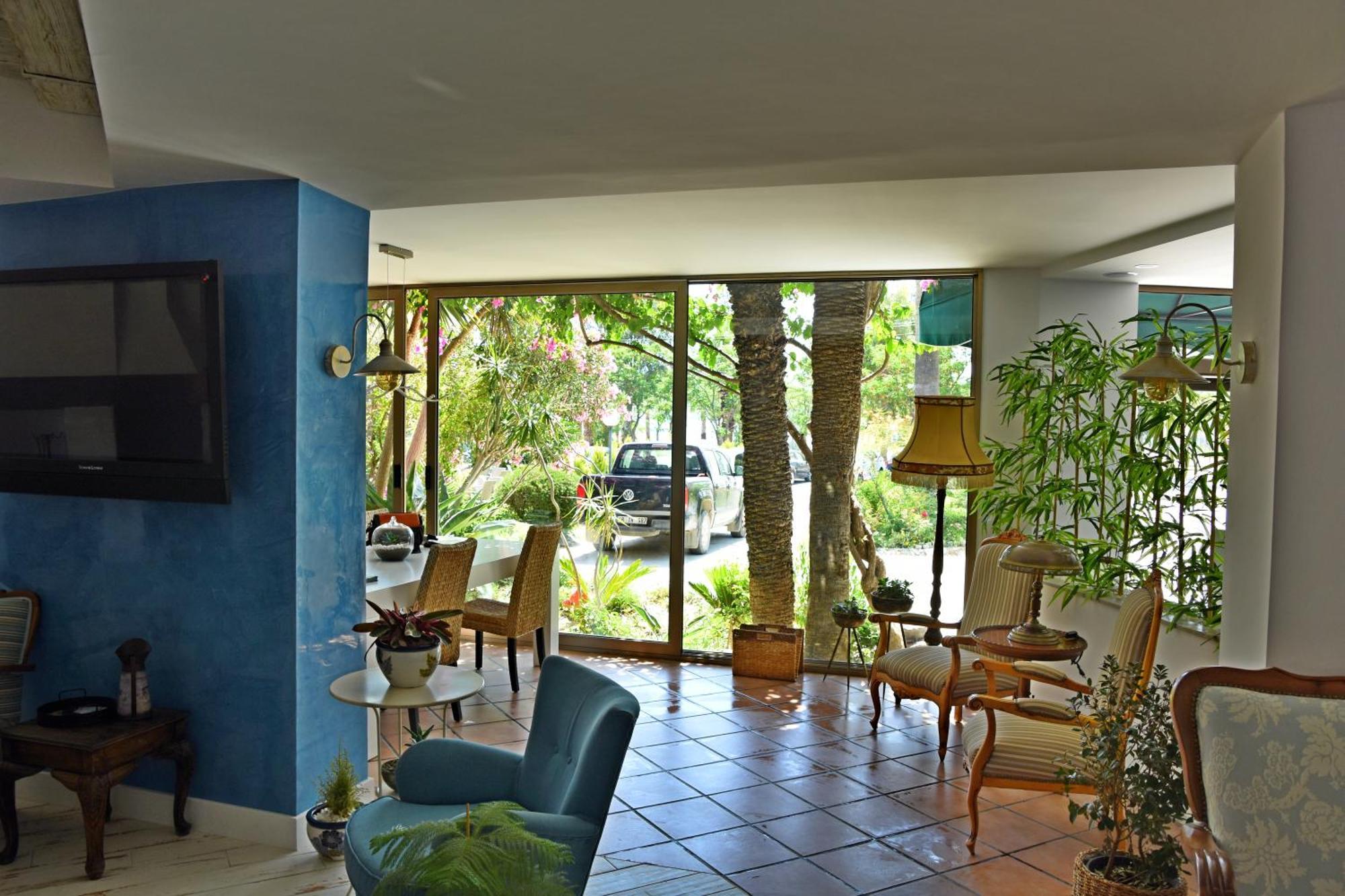 Flora Hotel Гюмбет Екстериор снимка